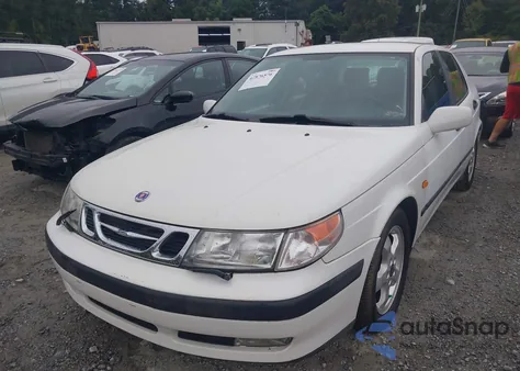 1999 Saab 9-5 z USA, uszkodzony, nr VIN YS3ED48E5X3076042